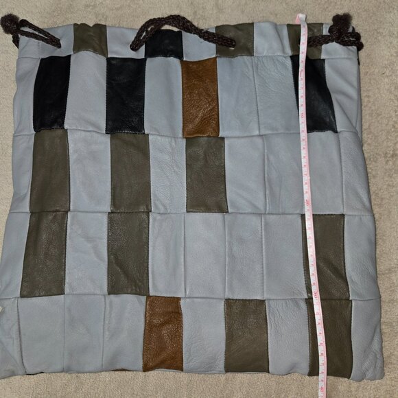 Vintage artisanal patchwork leather drawstring bag, made in Italy - Picture 6 of 9